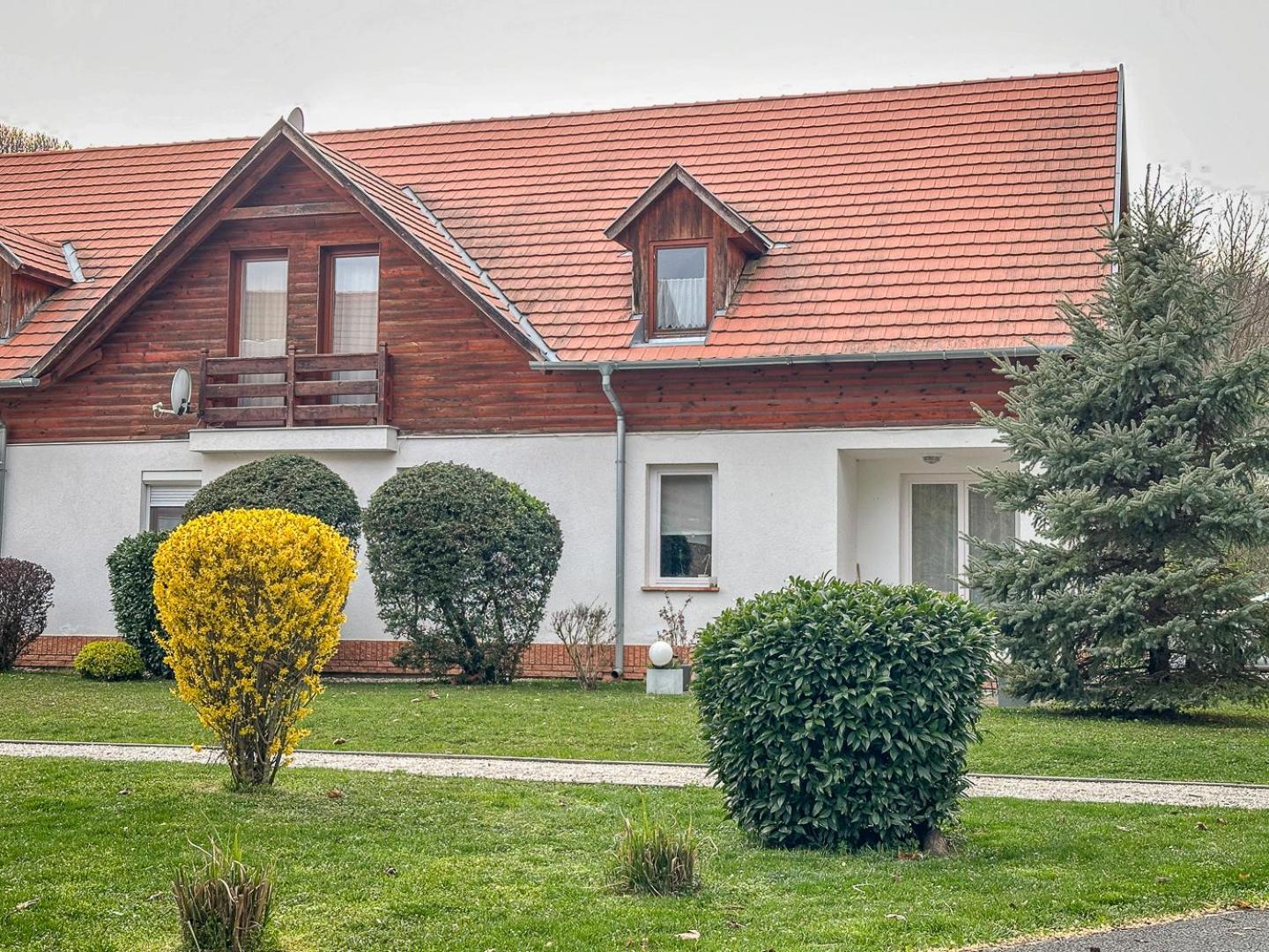 Birdie Apartman Zalacsány Buitenkant foto