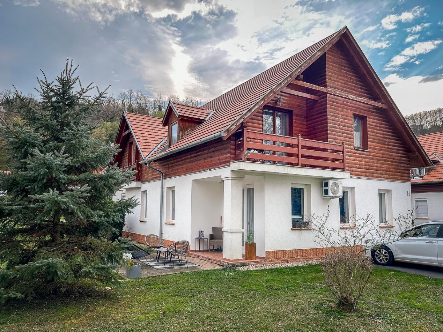 Birdie Apartman Zalacsány Buitenkant foto