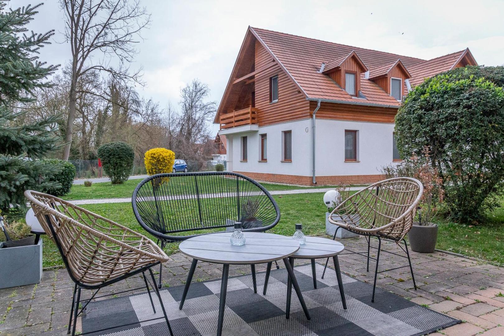 Birdie Apartman Zalacsány Buitenkant foto